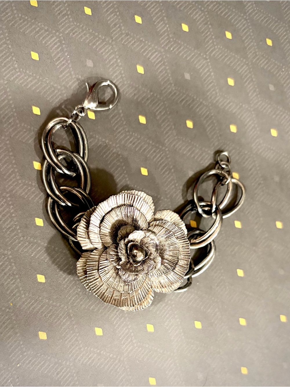 Y2K Black Flower Link Bracelet - Women Jewelry - Picture 2 of 3